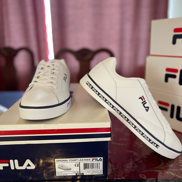 Men’s size 12 white Filas - Picture 2 of 5